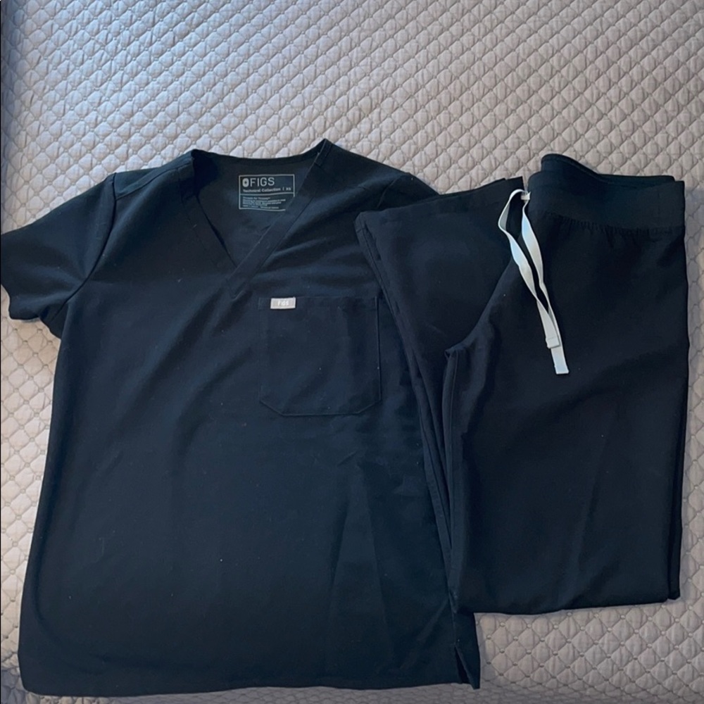 FIGS black set